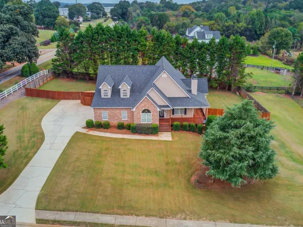 39 Legendary Dr, Hoschton, GA 30548