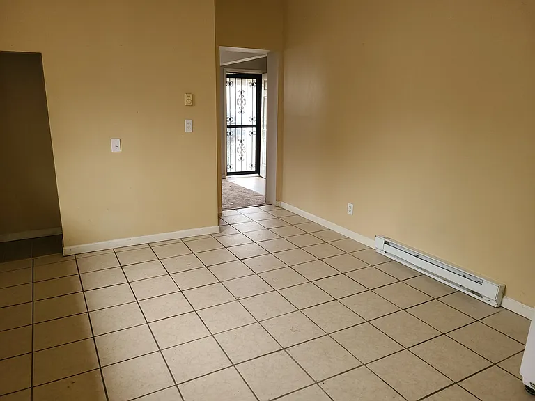105 McClure St — Photo 18