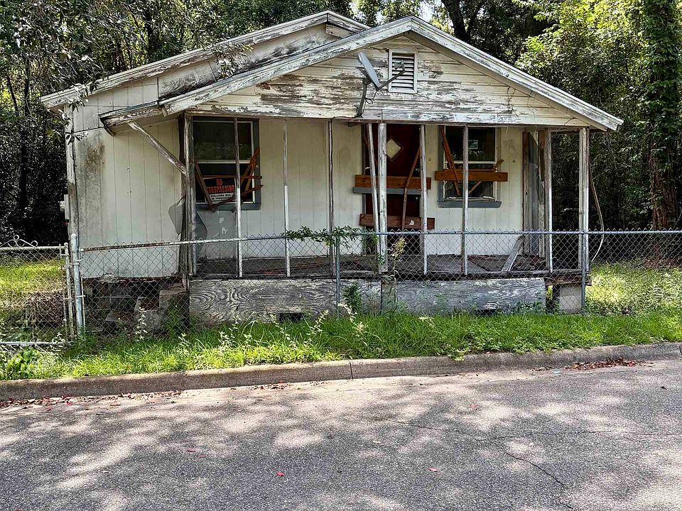 1st image of 627 Williams St