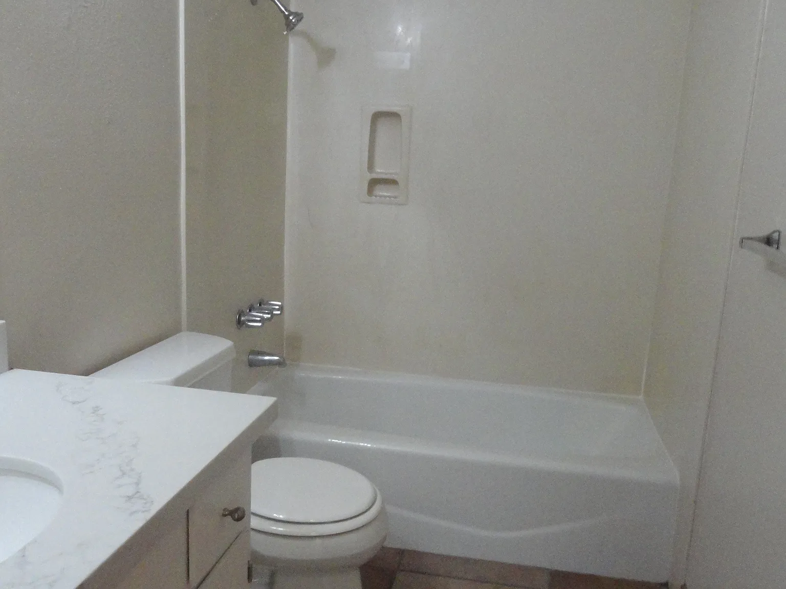 1377 McNary Cir — Photo 4