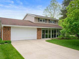 2000 N Mockingbird Ln, Muncie, IN 47304