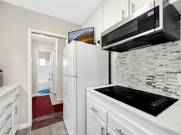 3rd image of 440 Chestnut Ave Unit 2C
