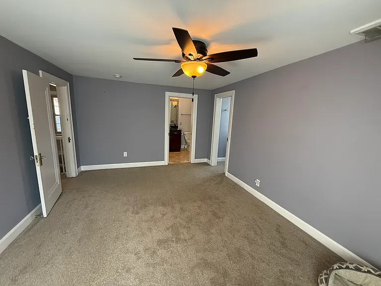 2629 E Broad St — Photo 15