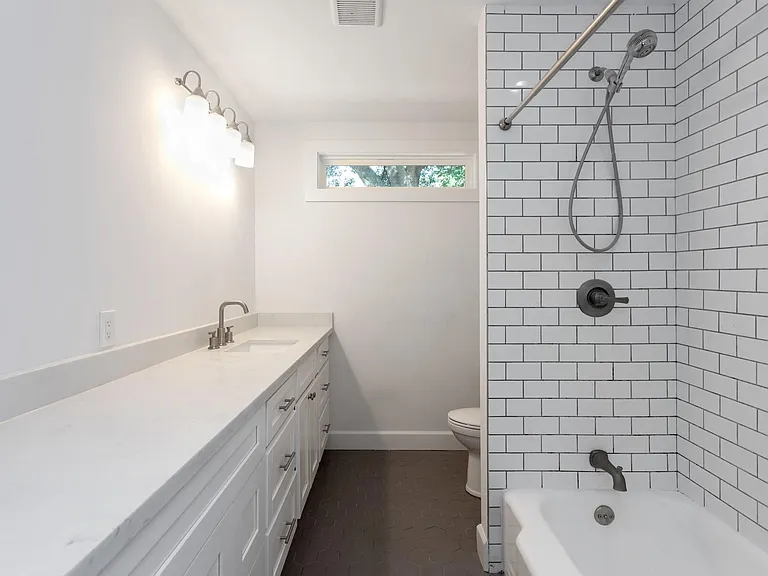 1834 Norcrest Dr — Photo 22