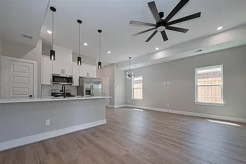 3 bed, 2.5 bath, 1500 sqft, $2,000 — Photo 4