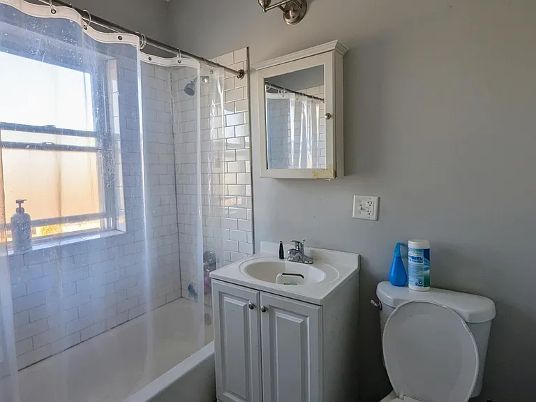 1946 N Spaulding Ave #3A — Photo 14