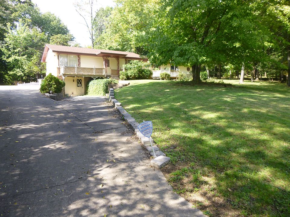 1st image of 309 Country Club Dr