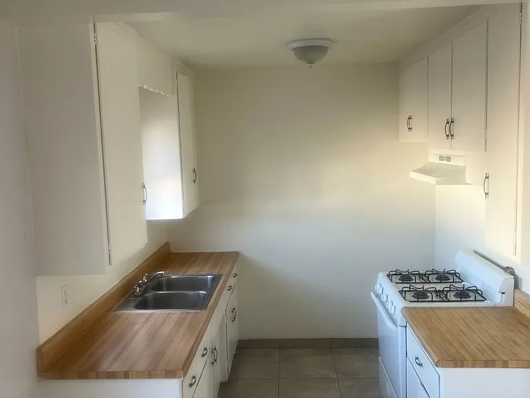1260 W. Stoneridge Ct. — Photo 18
