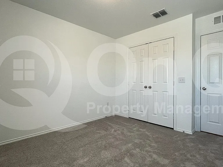 882 Breakwater Dr — Photo 13