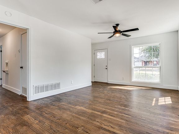 3rd image of 305 Buhler Dr