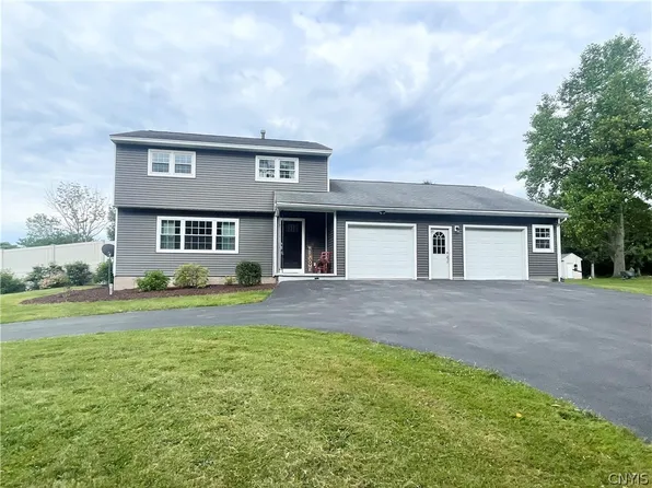 658 W River Rd, Oswego, NY 13126