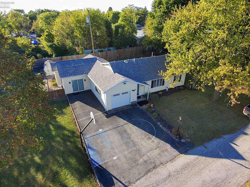 1st image of 2058 S Skyline Dr