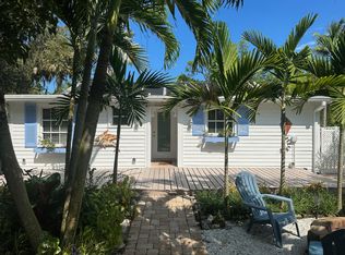 9758 SE Cowles St, Hobe Sound, FL 33455