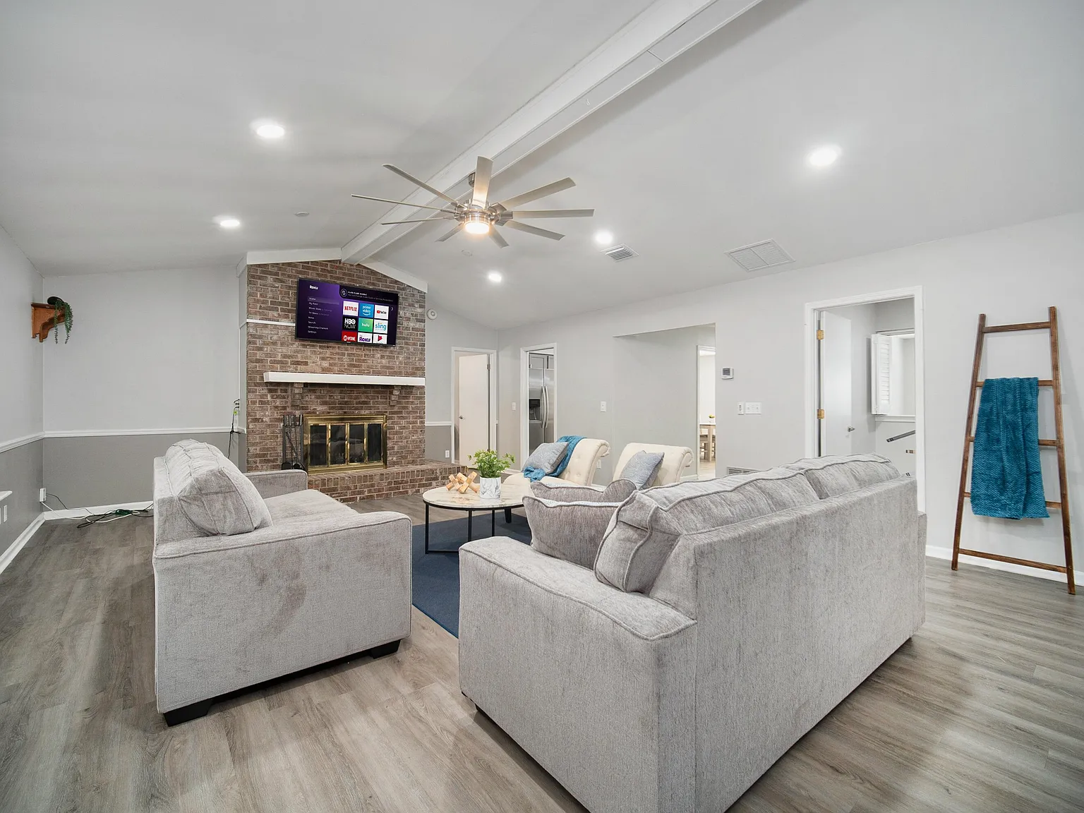3 bed, 1939 sqft, $6,679 — Photo 2