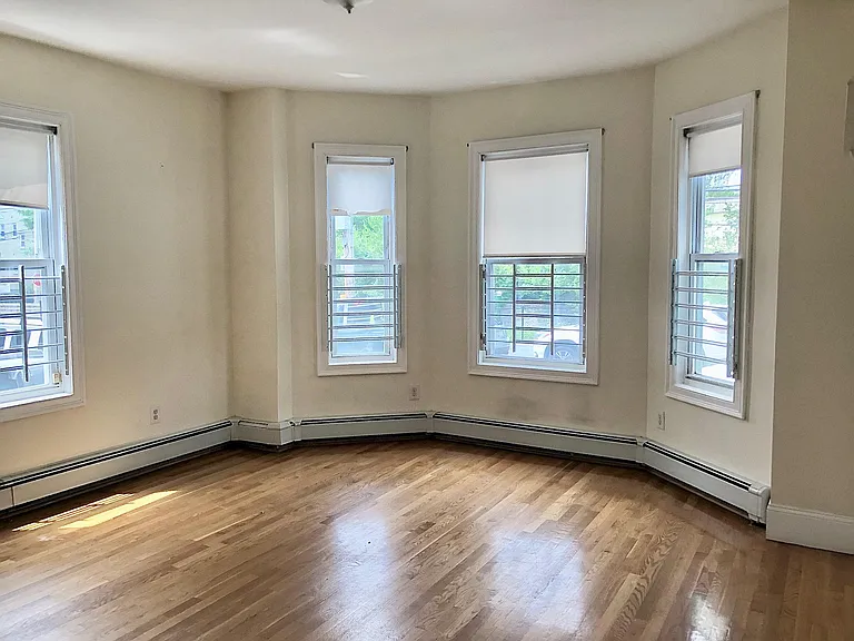 14 Schiller St #3C — Photo 10