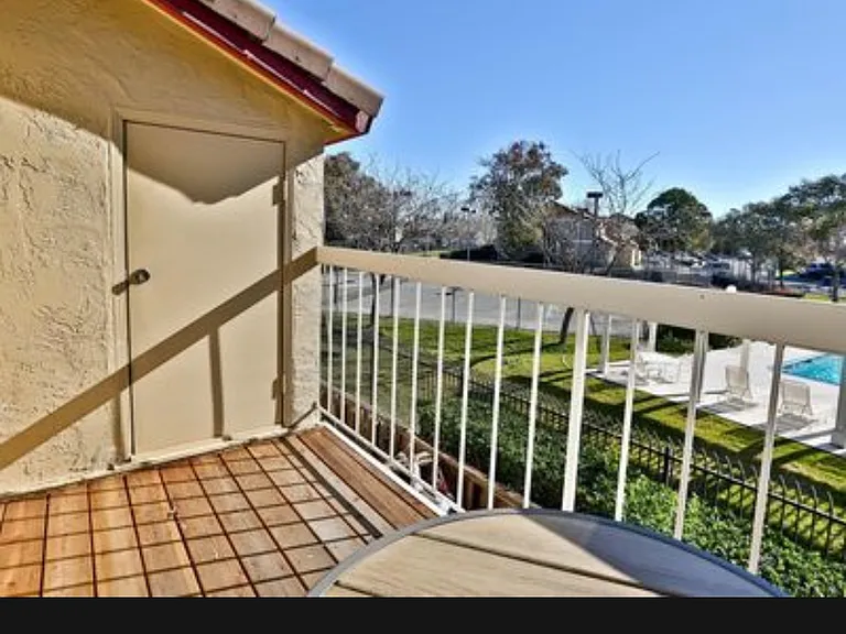 Peppermill Cir — Photo 14
