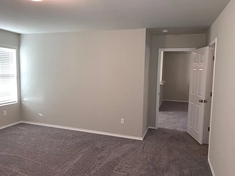 2932 Russell Rd — Photo 8