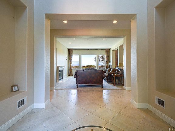 3rd image of 68 Stonetree Ln