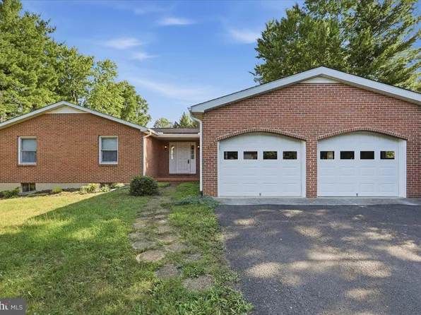 121 Belle Boyd Blvd, Inwood, WV 25428