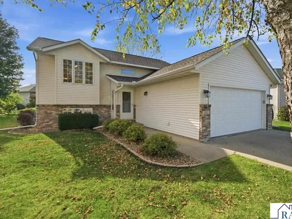 112 Bunker Ct, Mankato, MN 56001