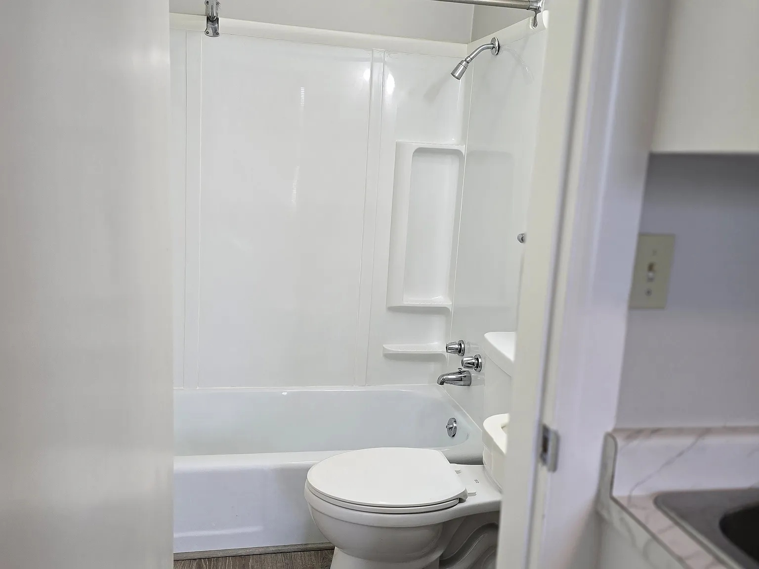 Studio, $790 — Photo 4