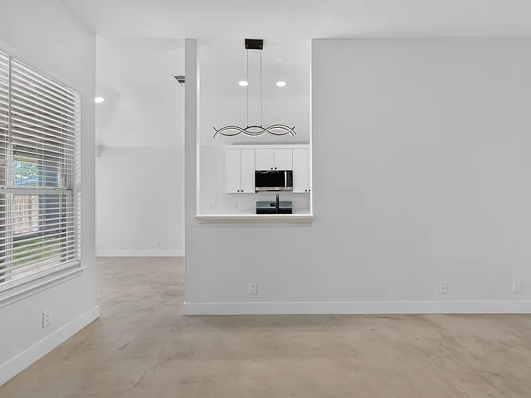 14511 Oliphant St — Photo 7