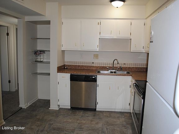 4th image of 310 Logsdon Ct