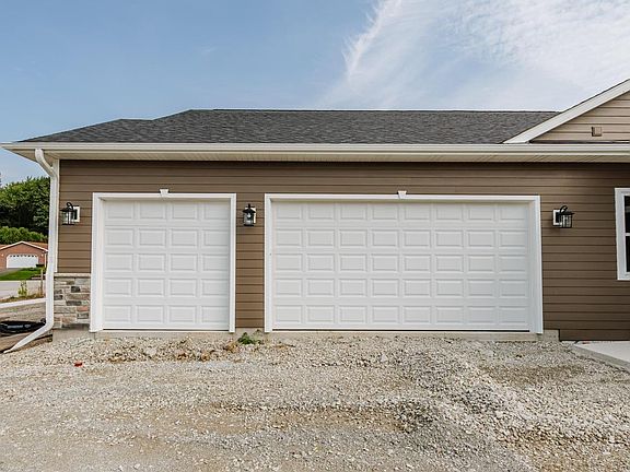 3rd image of 1529 N Stewart ROAD