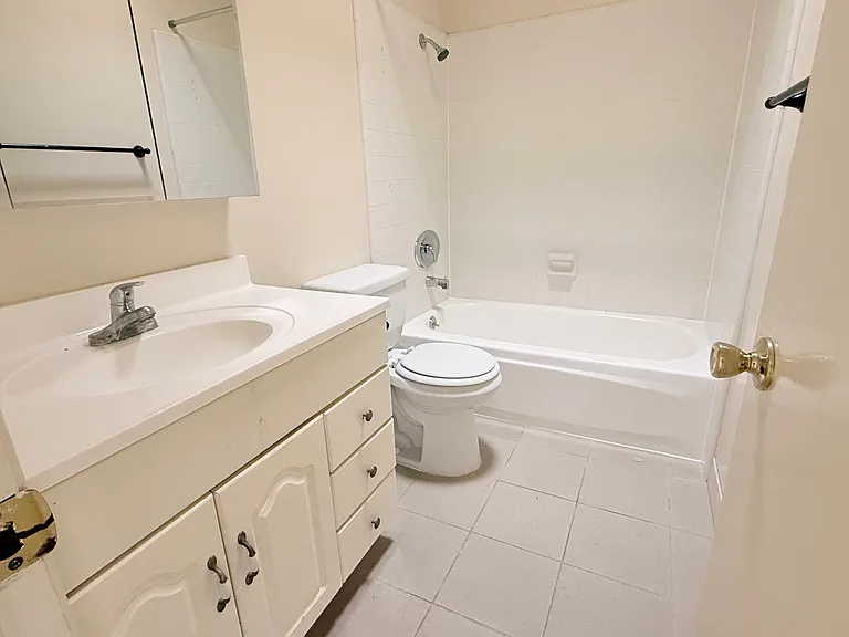 519 E Valencia Ave #F — Photo 8