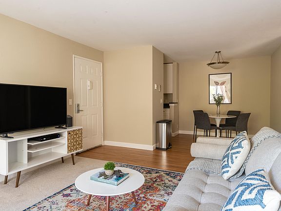 3rd image of 2147 Newhall St #323