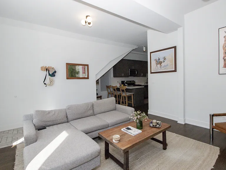 1418 W Blackhawk St #1F — Photo 17