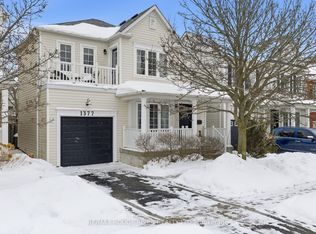 1377 Dumont St, Oshawa, ON L1K 2V3