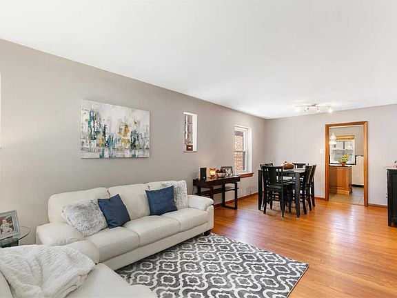 5th image of 5634 Sutherland Ave