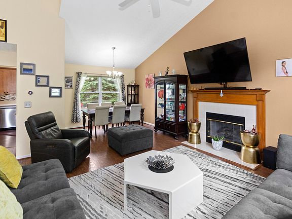 3rd image of 5987 Heather Glen Blvd