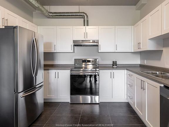 2nd image of 2109 Ottawa St #204