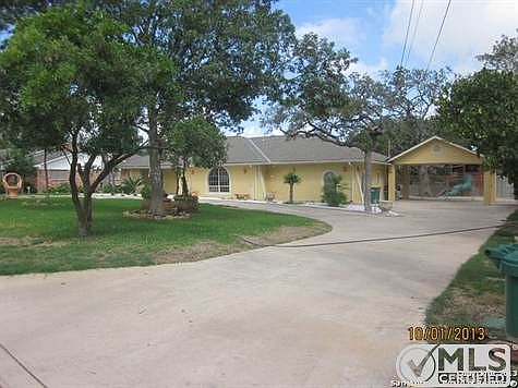 2nd image of 410 Yosemite Dr