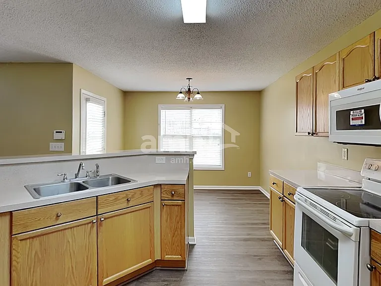 7609 Prairie Rose Ln — Photo 3