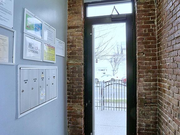 4th image of 220 Targee St