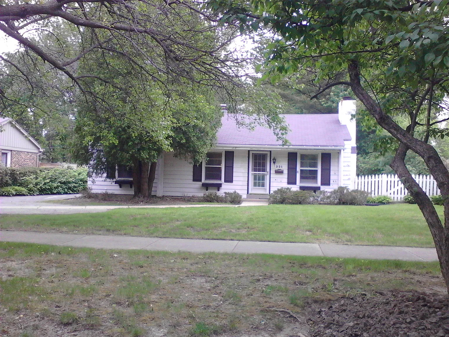 221 Green Bay Rd photo 1
