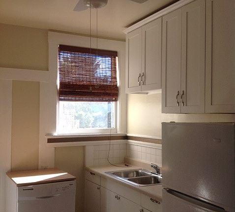 5th image of 155 Clayton St