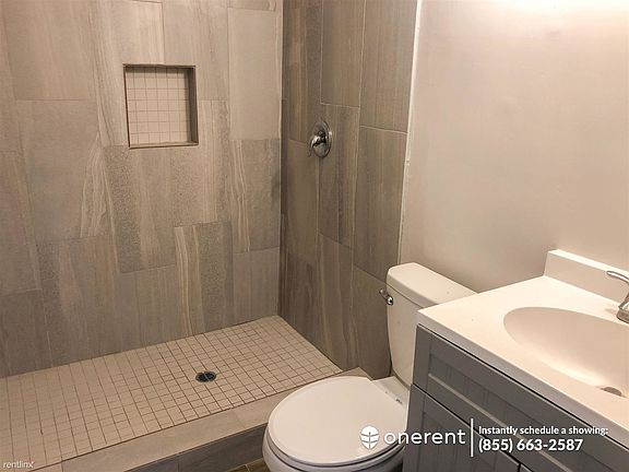 5th image of 2637 44th St APT 3