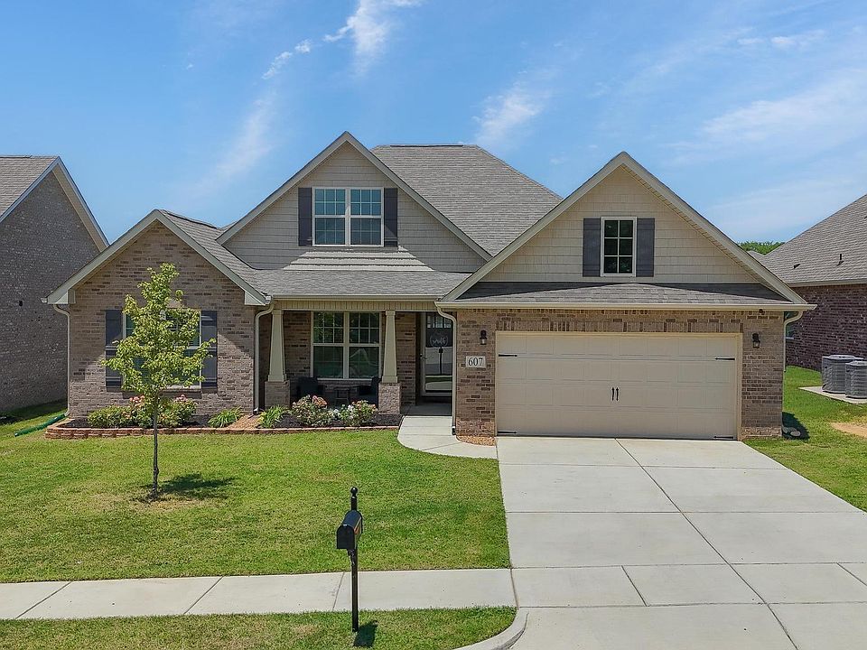 1st image of 607 Magnolia Cove Ln SW