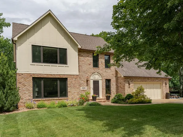1380 Woodland Dr SW, Rochester, MN 55902