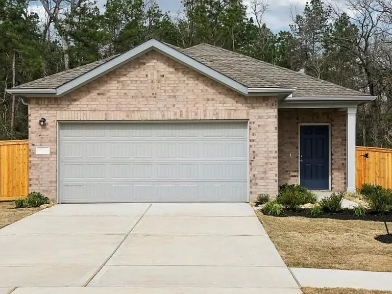 2211 Meadow Park Dr — Photo 1