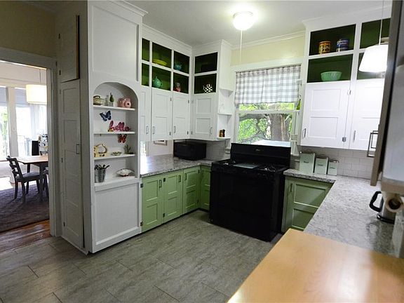 5th image of 231 Beattie St