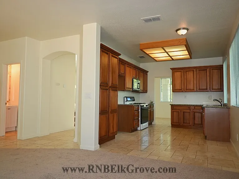 2821 Babson Dr — Photo 5