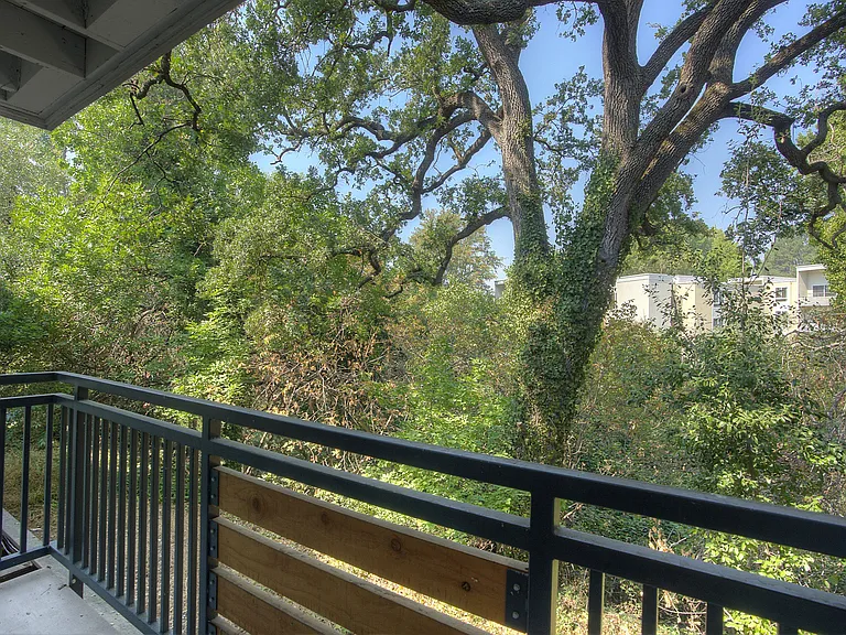 Bridge at Walnut Creek — Photo 24