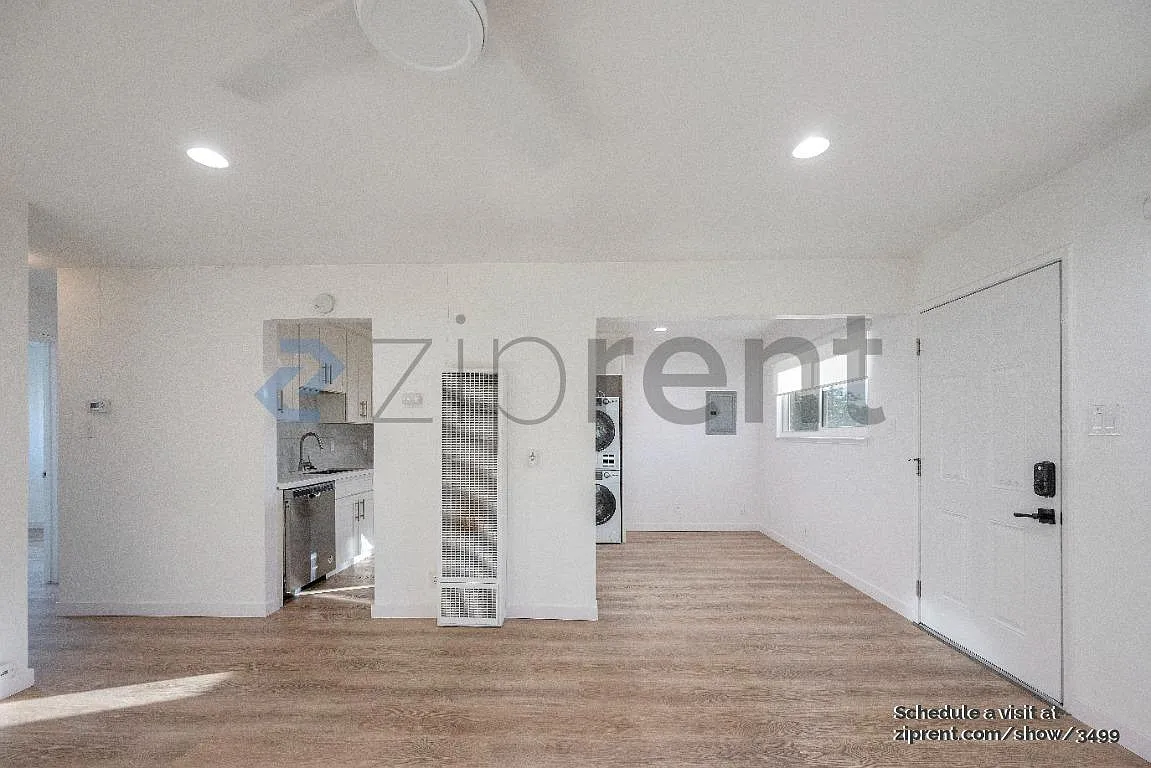 2 bed, 750 sqft, $2,950 — Photo 1