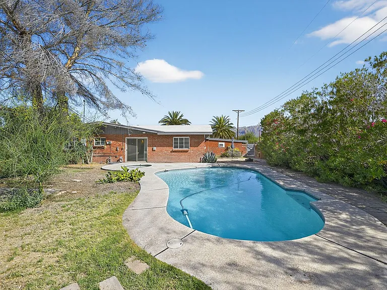 2272 E. Blacklidge Dr. — Photo 29