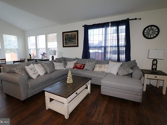 2nd image of 121 Brynwood St